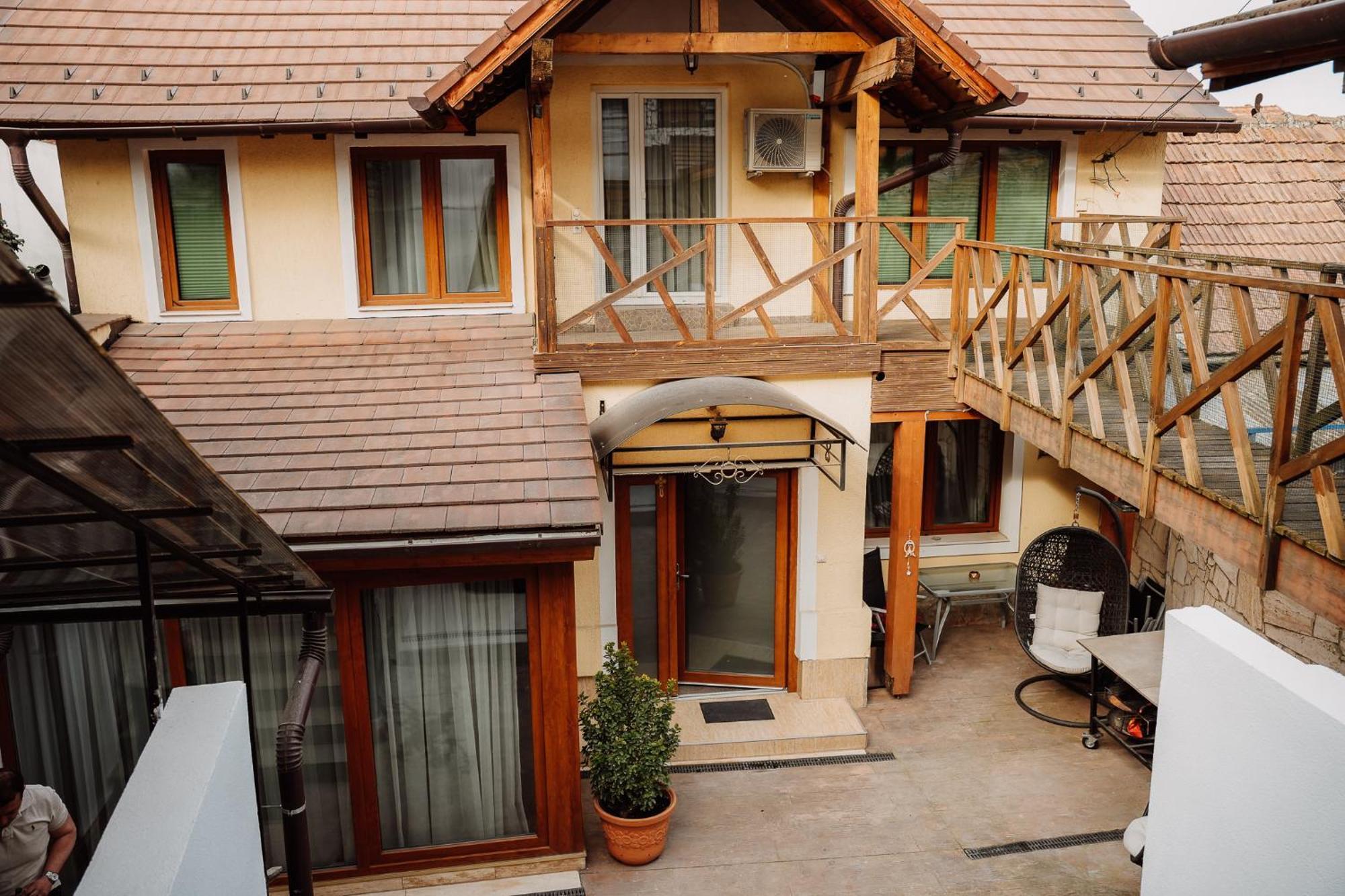 Real Home 1 Sibiu Extérieur photo